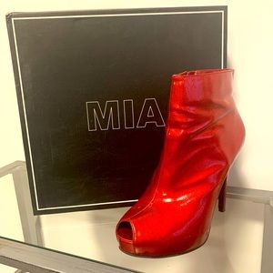 Mia Red Hot 🥵 Heels